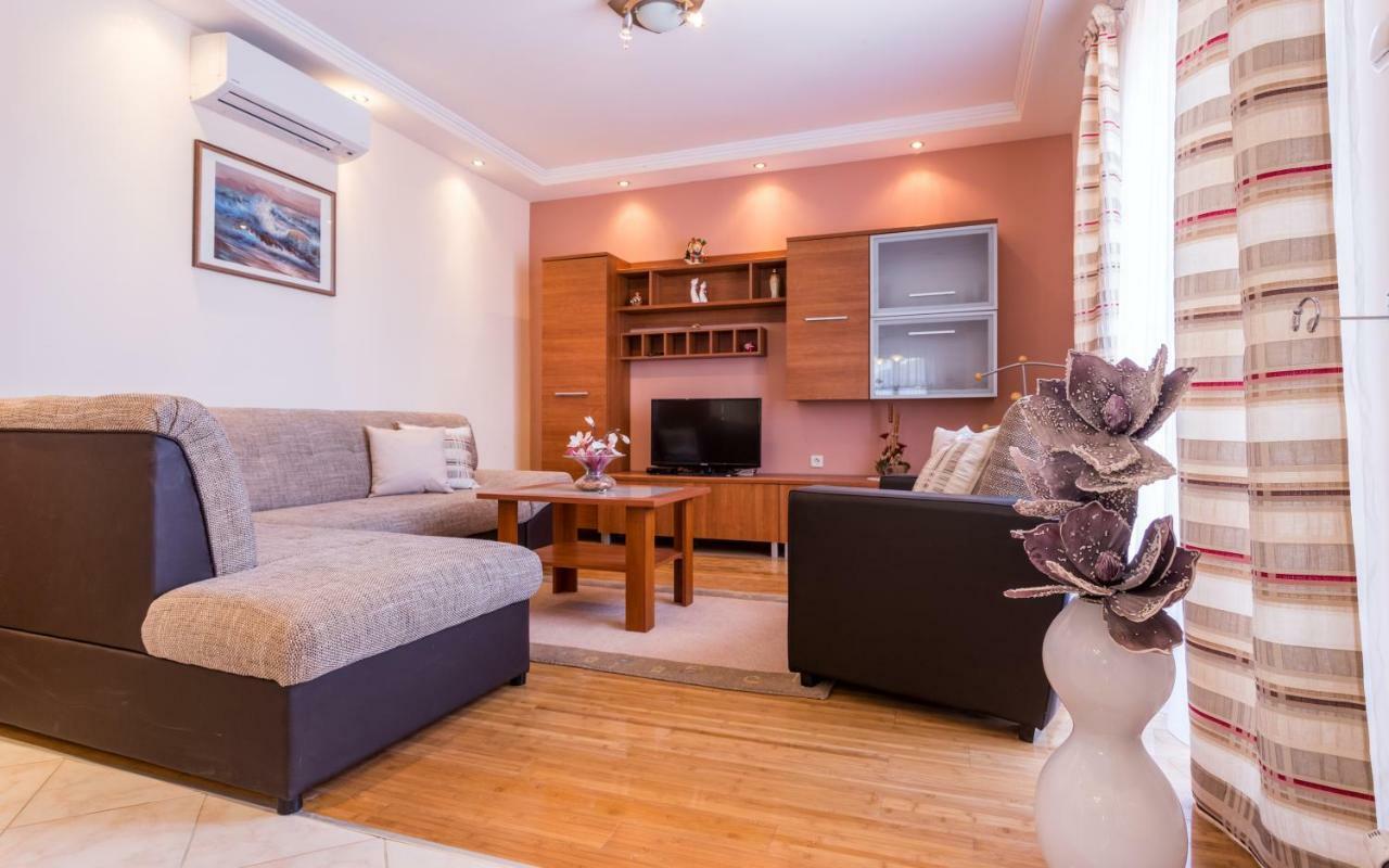 Apartment Smilja Malinska Buitenkant foto