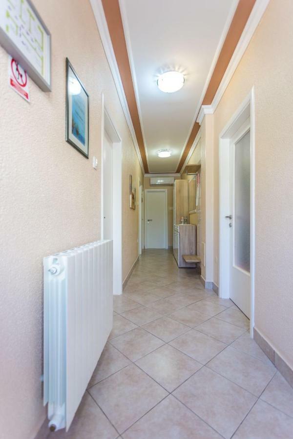Apartment Smilja Malinska Buitenkant foto